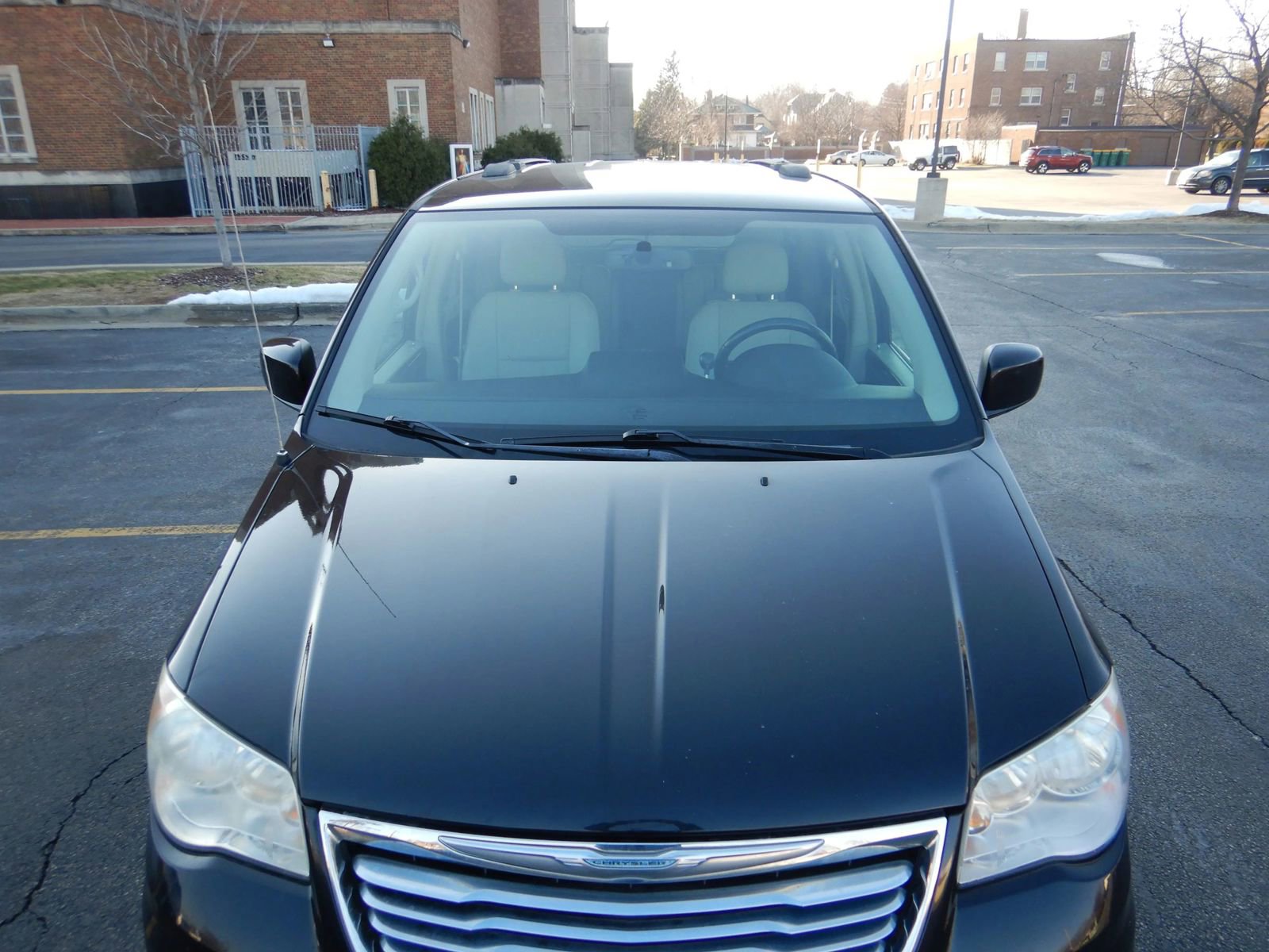 Used 2013 Chrysler Town & Country Touring image 3