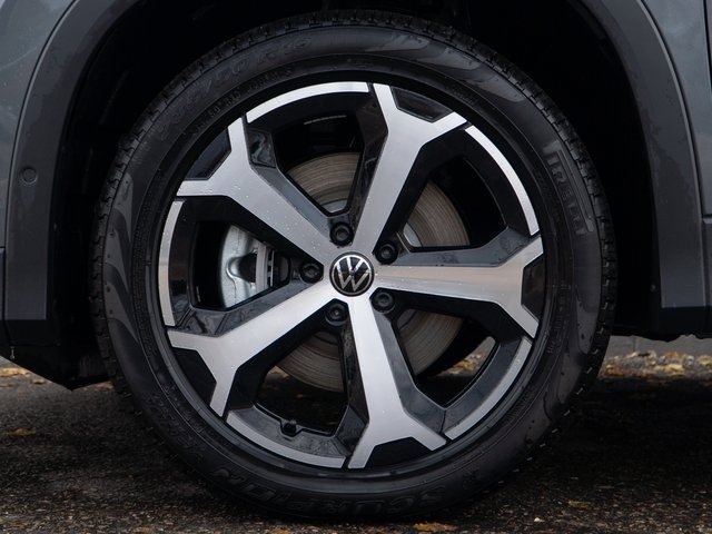 New 2025 Volkswagen Tiguan SE image 7