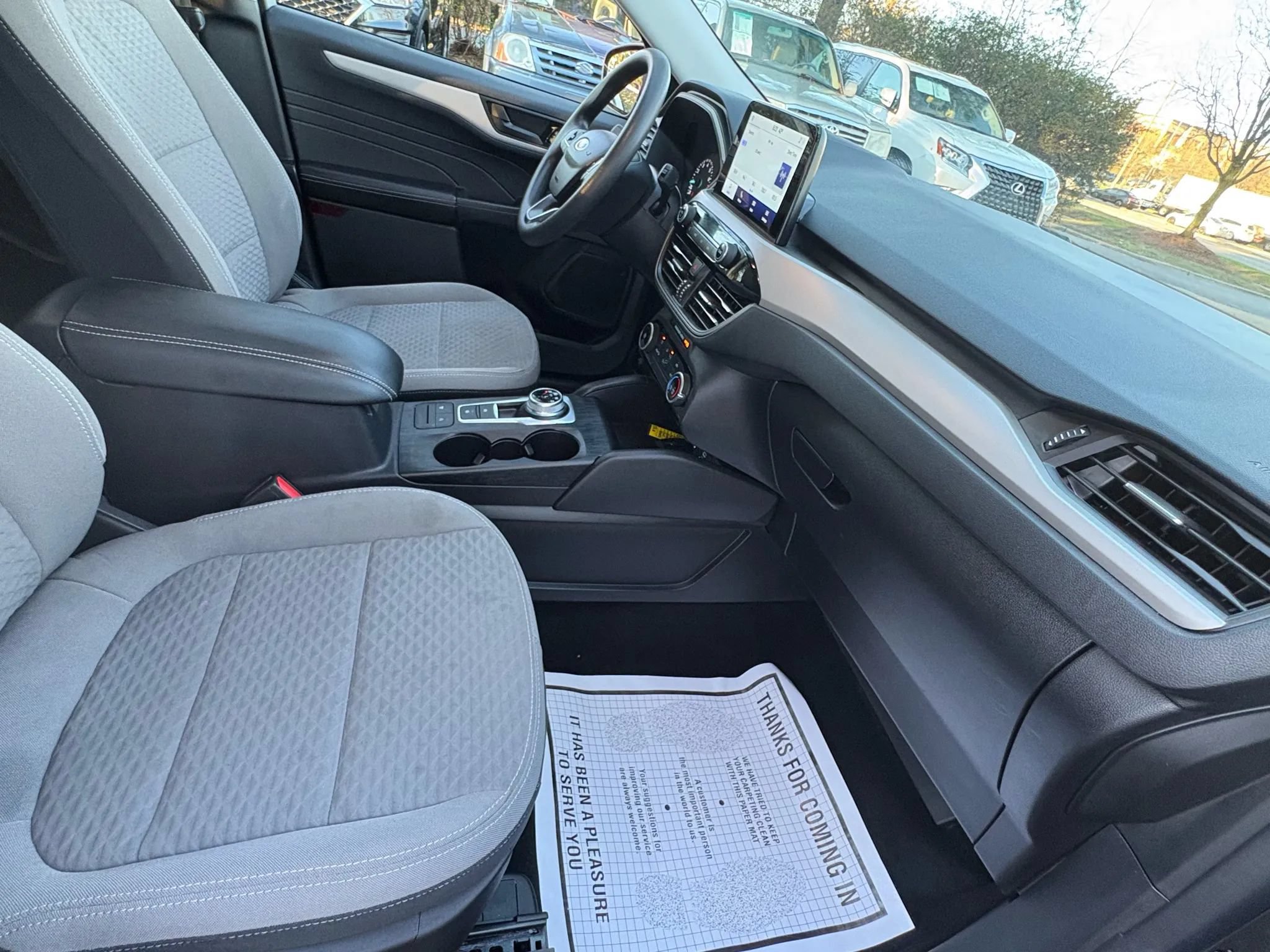 Used 2022 Ford Escape SE FWD image 8
