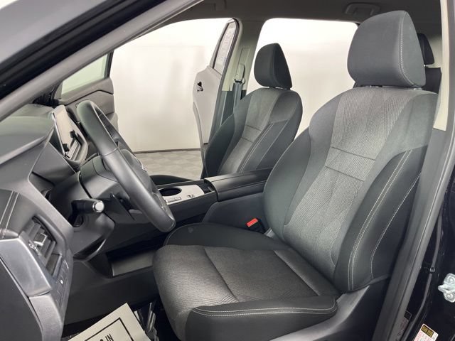 Used 2025 Nissan Rogue SV FWD image 19