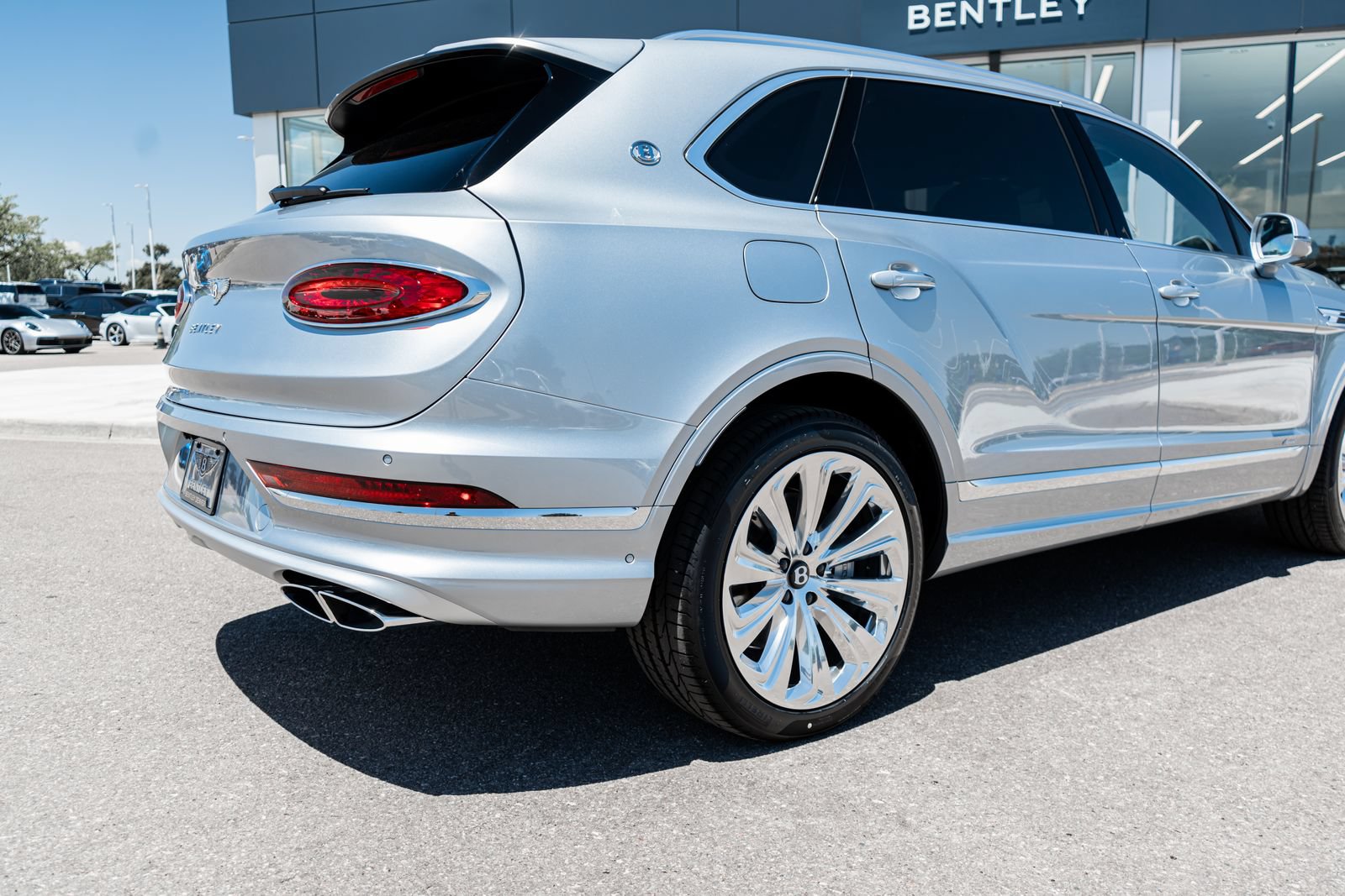 New 2026 Bentley Bentayga Extended Wheelbase AWD/4WD image 13