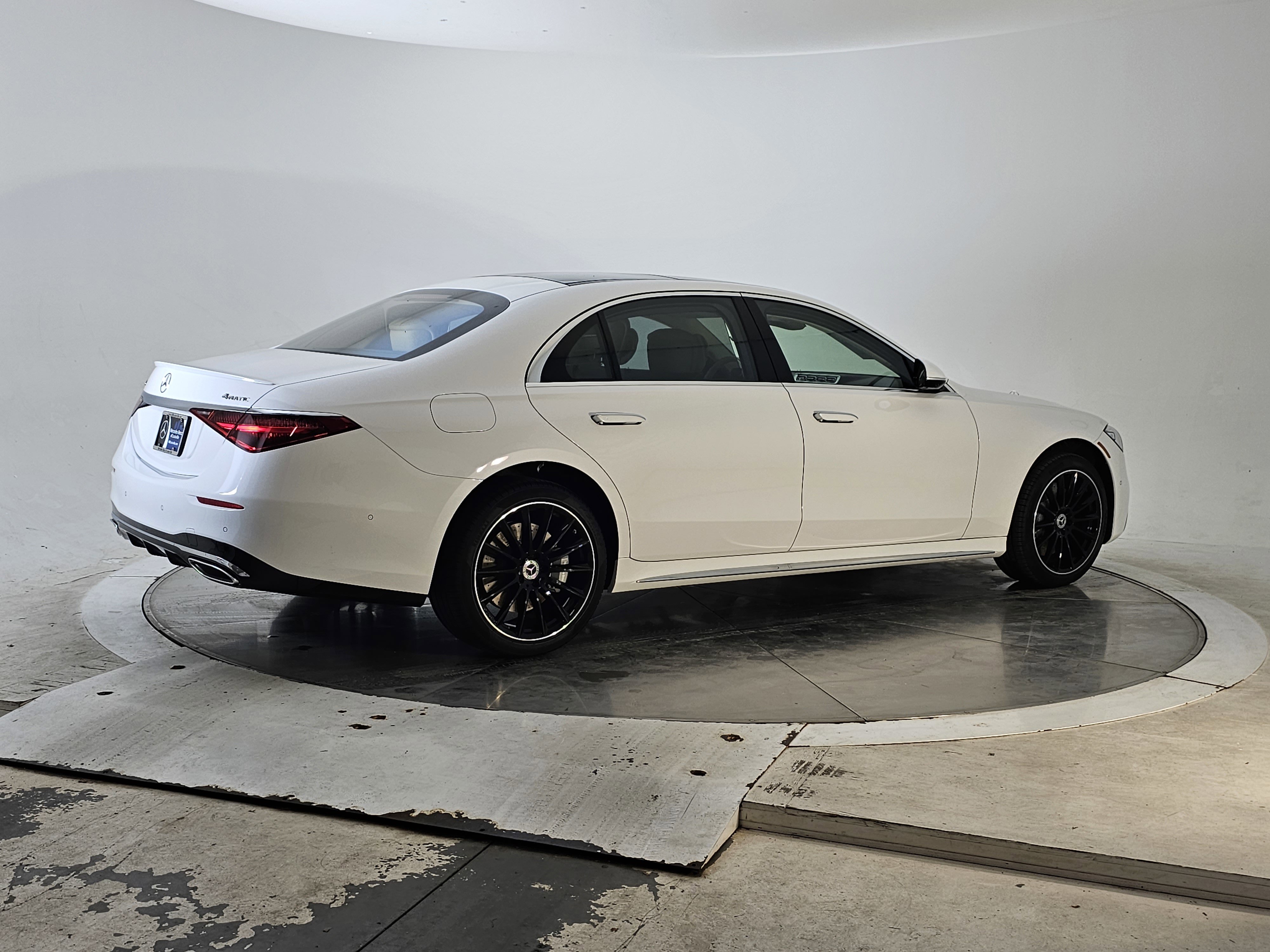 New 2026 Mercedes-Benz S 580 4MATIC Sedan image 2