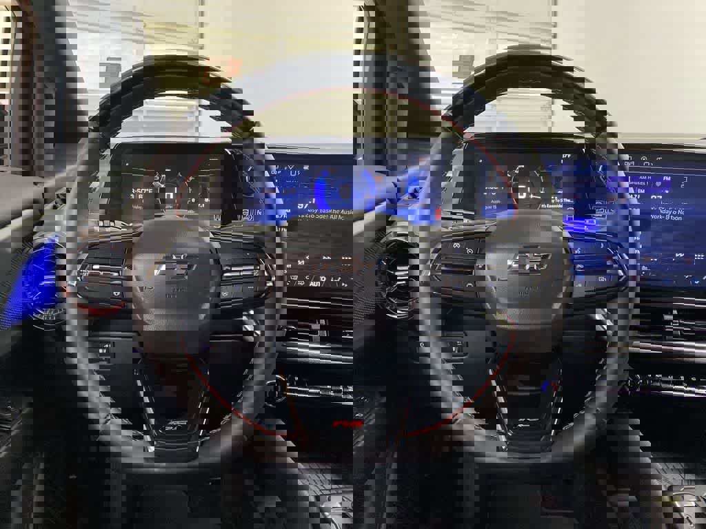 Used 2024 Chevrolet Equinox EV RS image 20