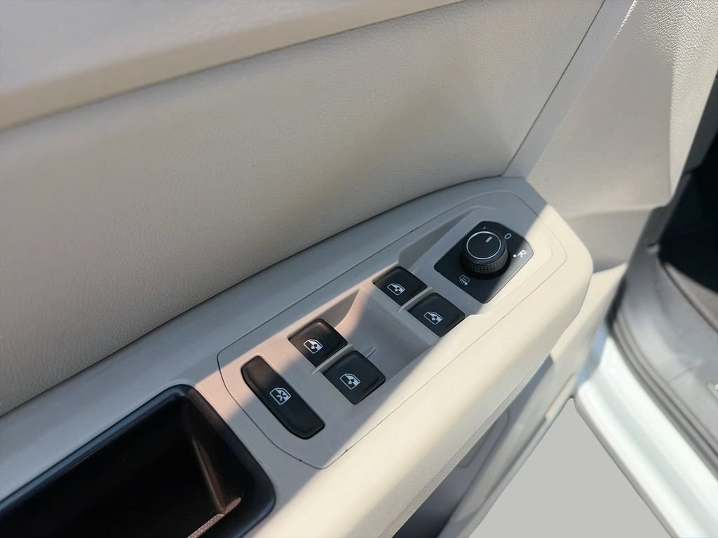 Used 2019 Volkswagen Atlas SEL FWD image 16
