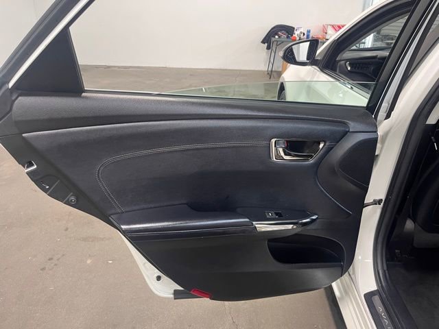 Used 2016 Toyota Avalon Limited w/ Toyota Safety Sense Package image 19