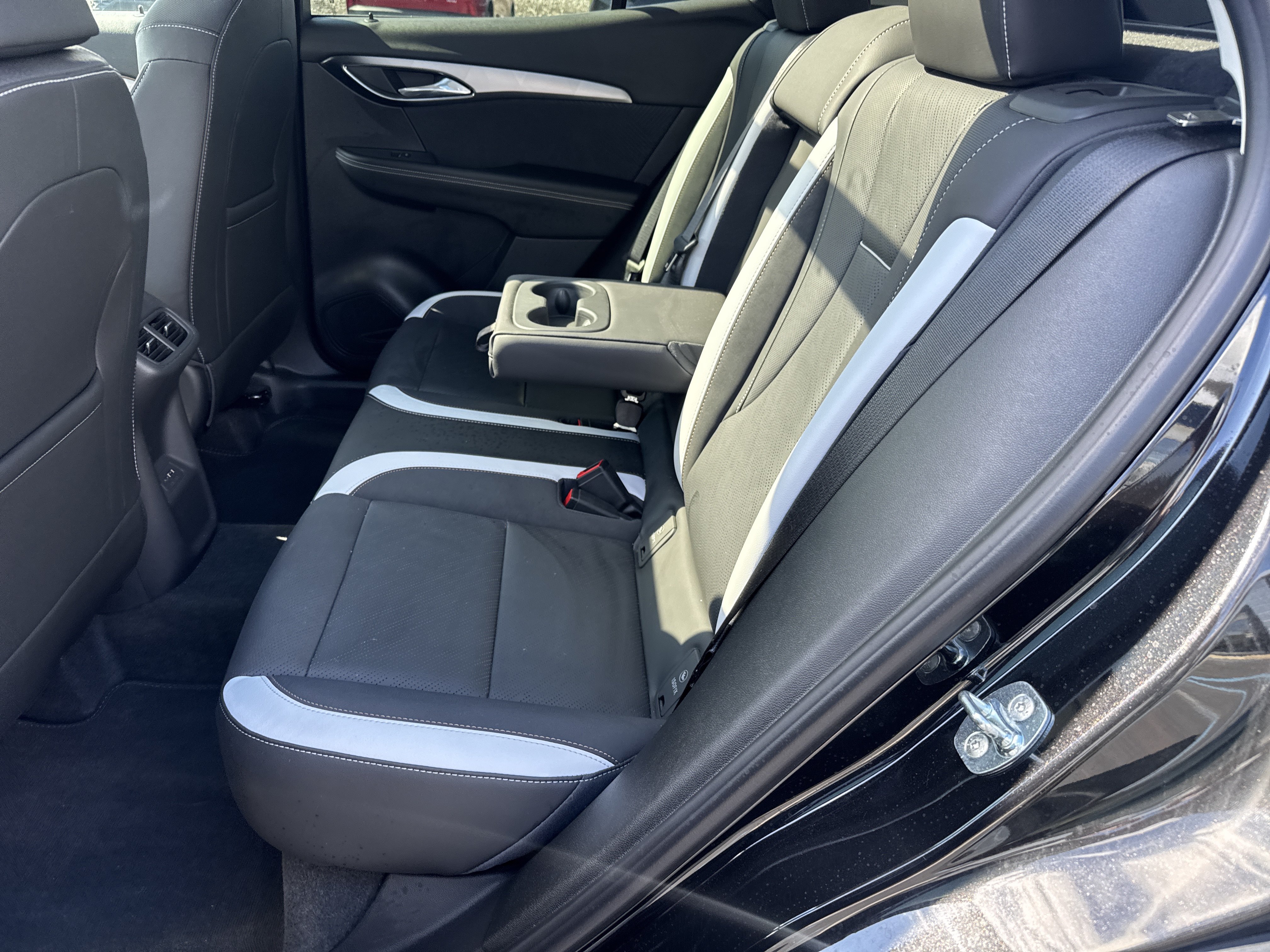 Used 2025 Buick Envision Sport Touring AWD/4WD image 13