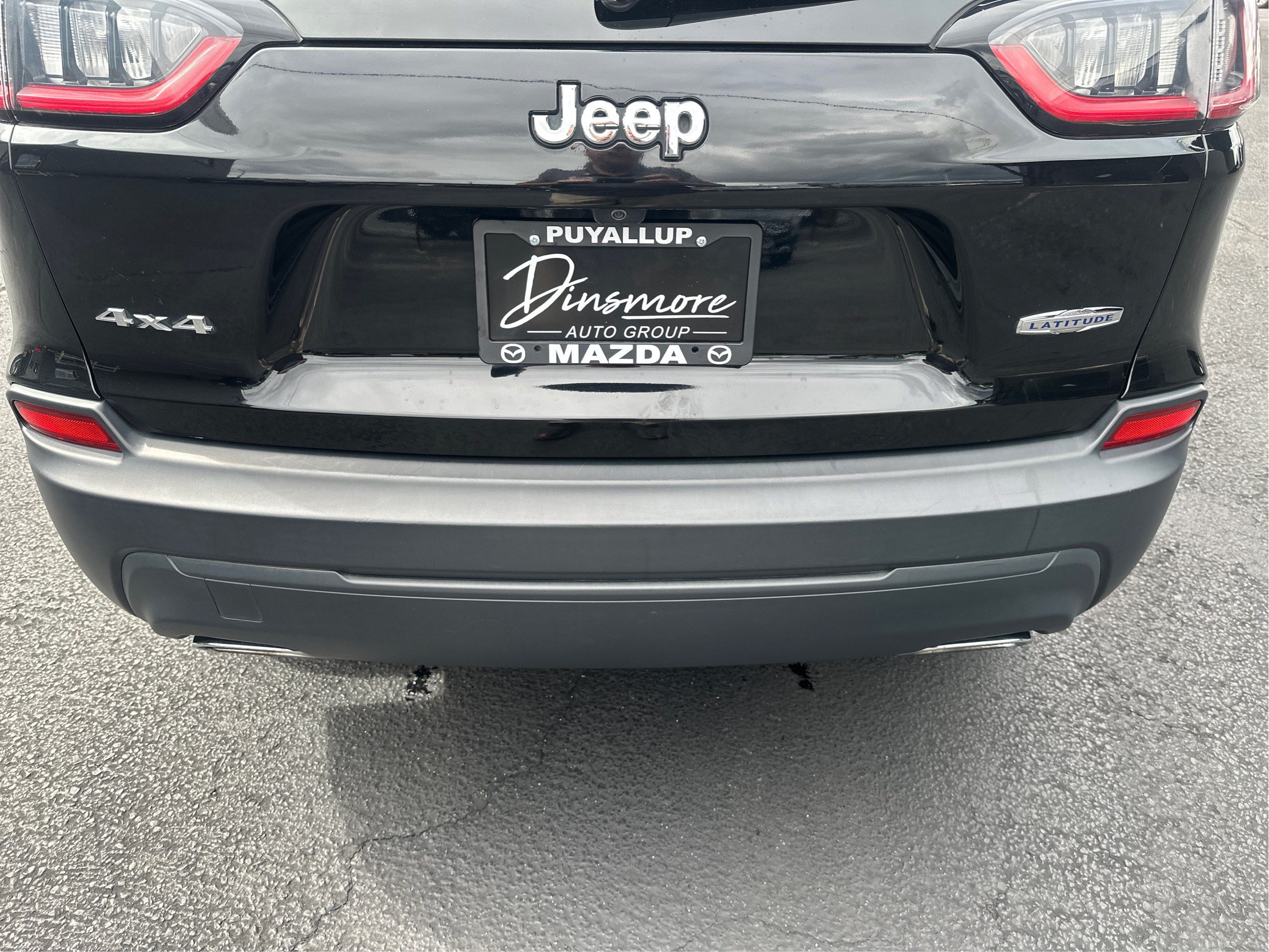 Used 2019 Jeep Cherokee Latitude w/ Cold Weather Group AWD/4WD image 24