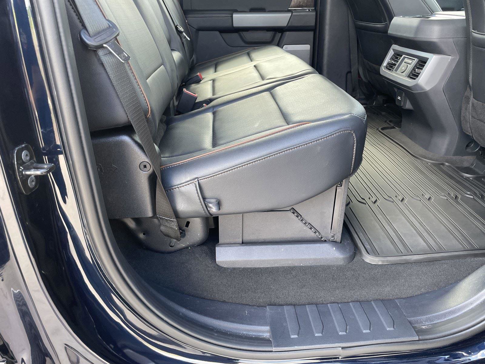 Used 2025 Ford F250 Lariat w/ Chrome Package image 28