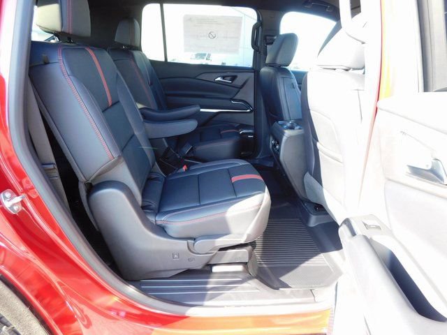 New 2026 Chevrolet Traverse RS w/ LPO, Floor Liner Package image 21