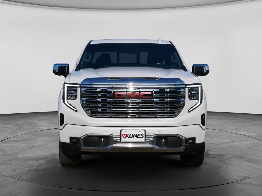 Used 2023 GMC Sierra 1500 Denali w/ Denali Reserve Package AWD/4WD image 3