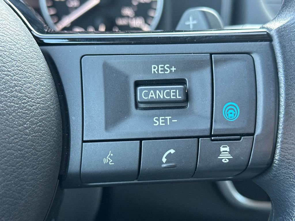 Used 2023 Nissan Rogue SV image 27