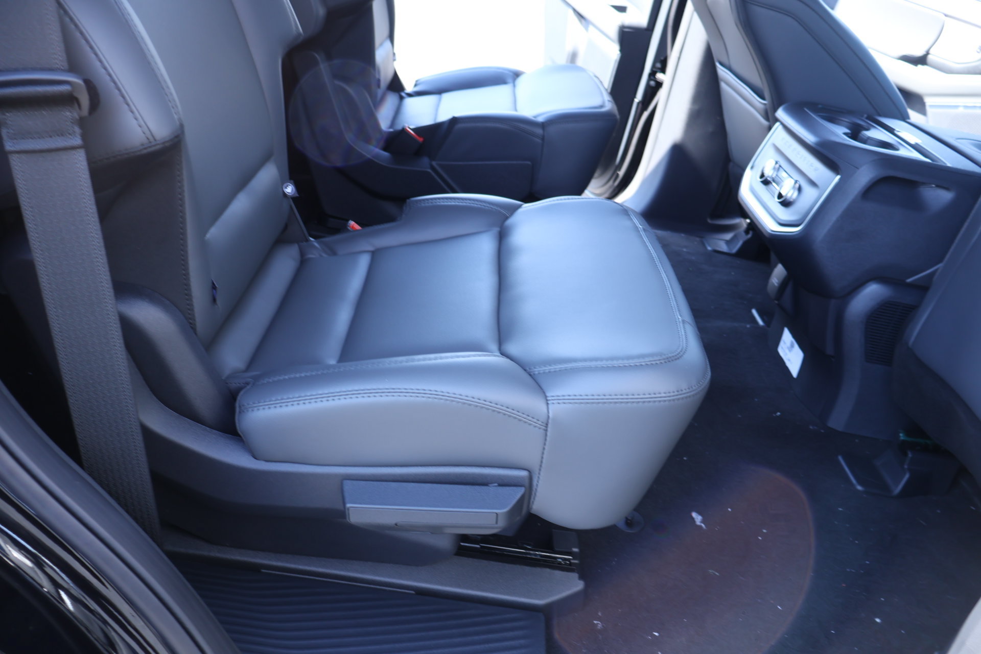New 2026 Ford Expedition Active AWD/4WD image 16