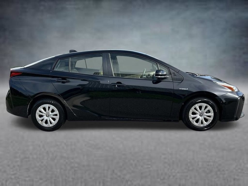Used 2021 Toyota Prius LE FWD image 6