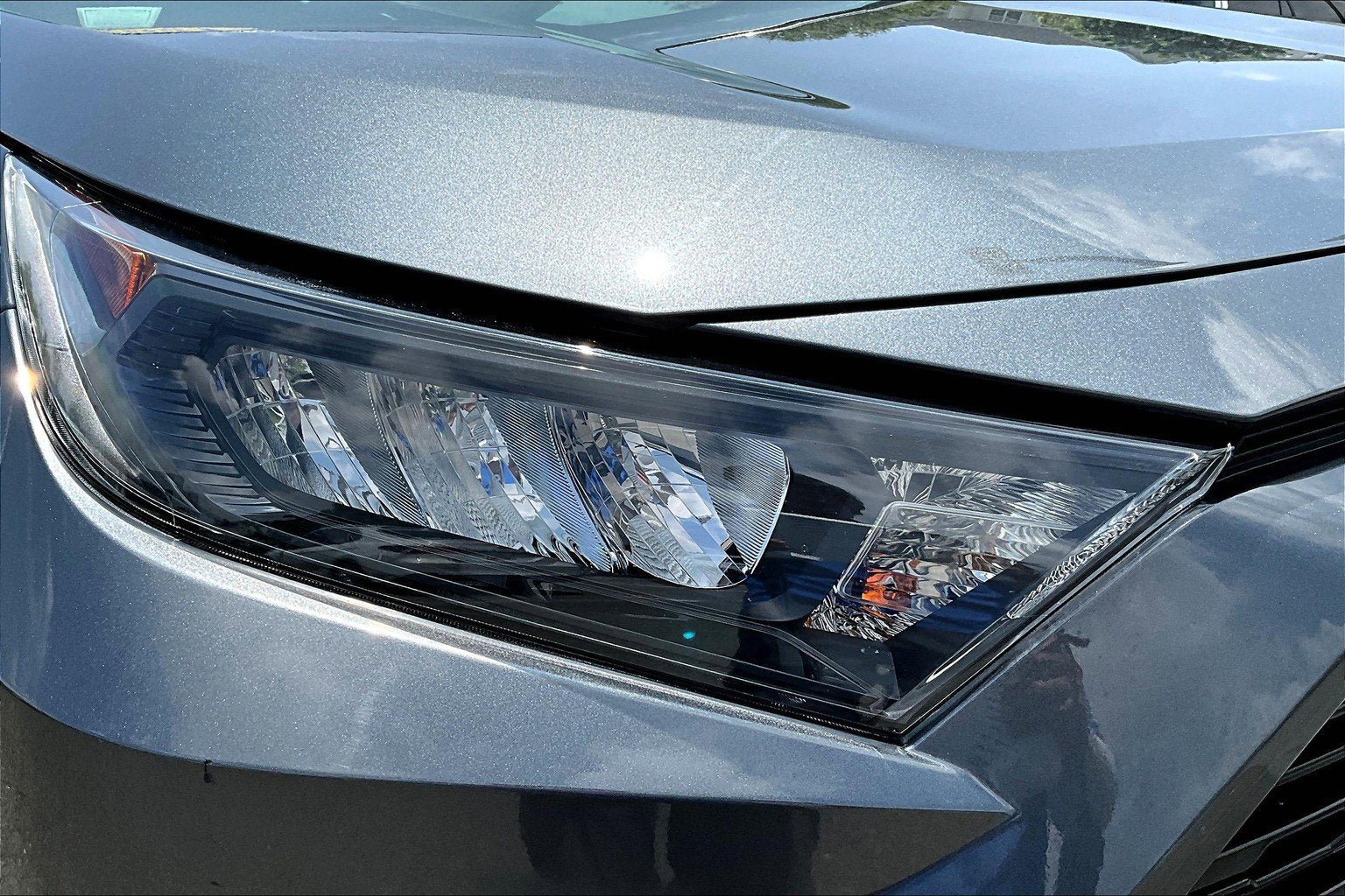 Used 2021 Toyota RAV4 LE AWD/4WD image 26