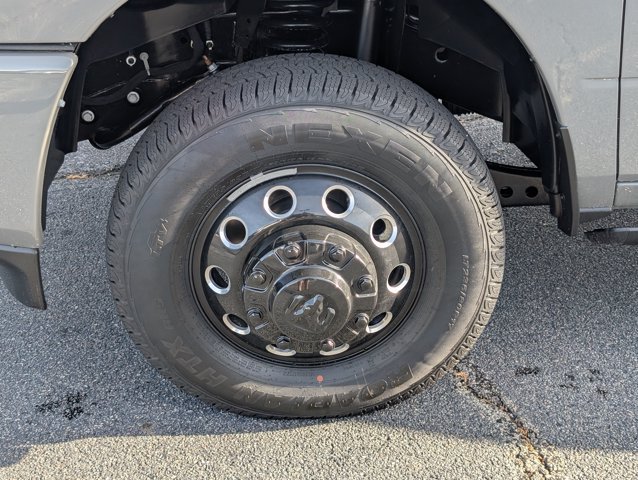 New 2026 RAM 3500 Laramie AWD/4WD image 13