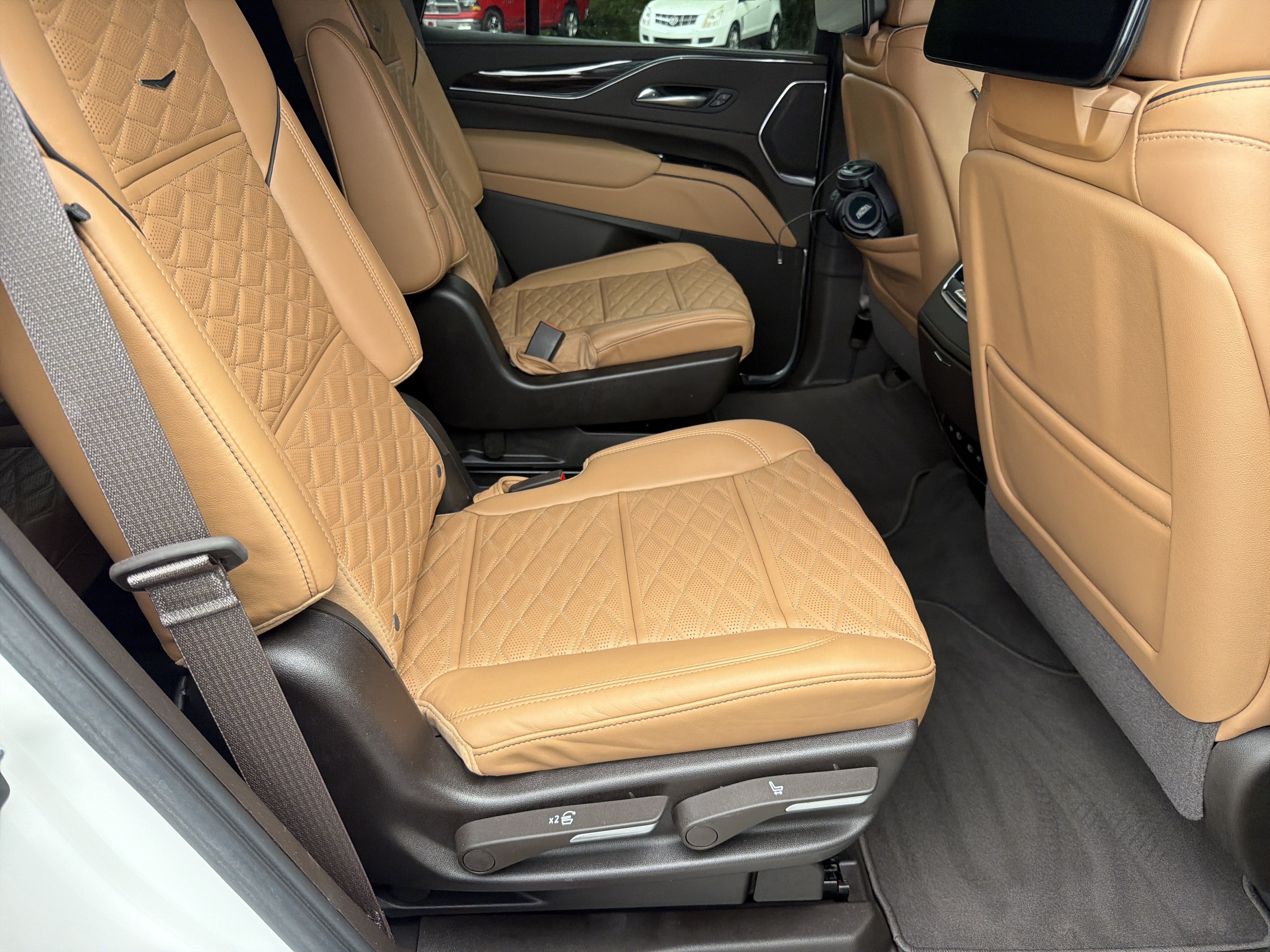 Certified 2024 Cadillac Escalade Sport w/ LPO, ONYX Package AWD/4WD image 16