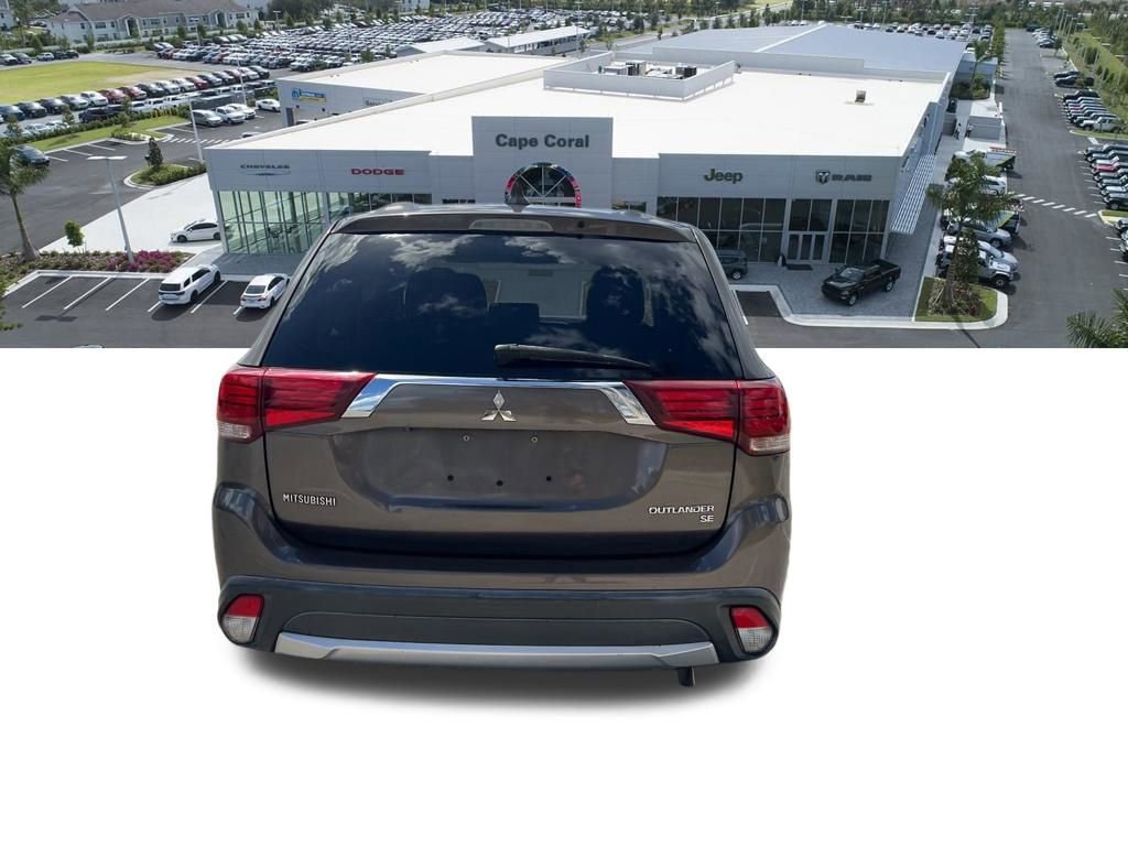 Used 2017 Mitsubishi Outlander SE image 17