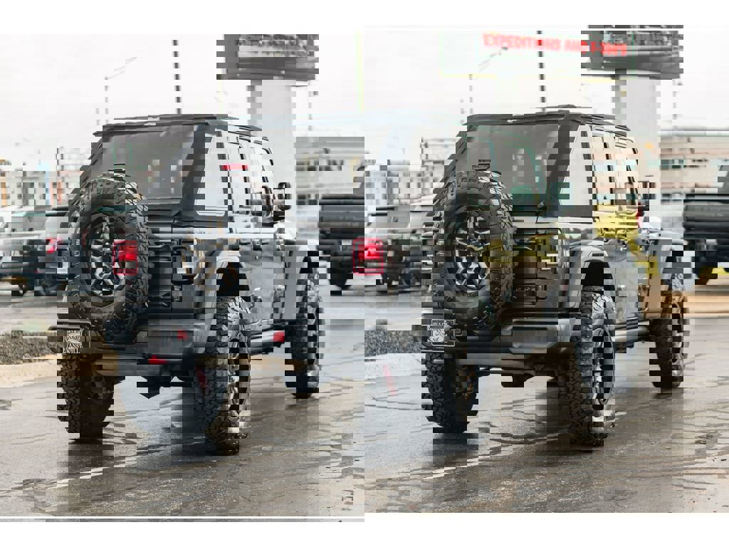 Used 2018 Jeep Wrangler Unlimited Rubicon w/ Dual Top Group image 4