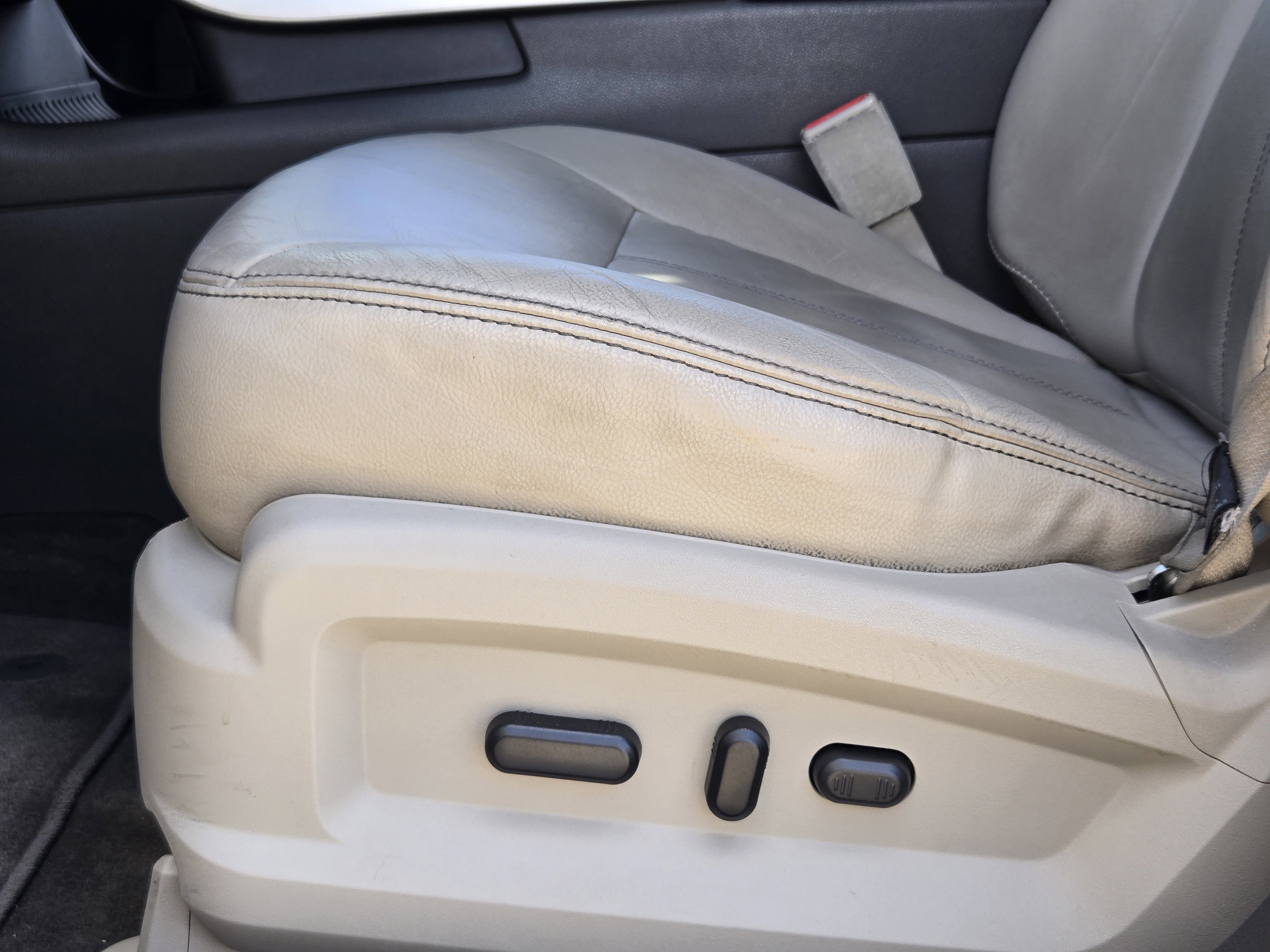 Used 2012 Ford Edge Limited image 26