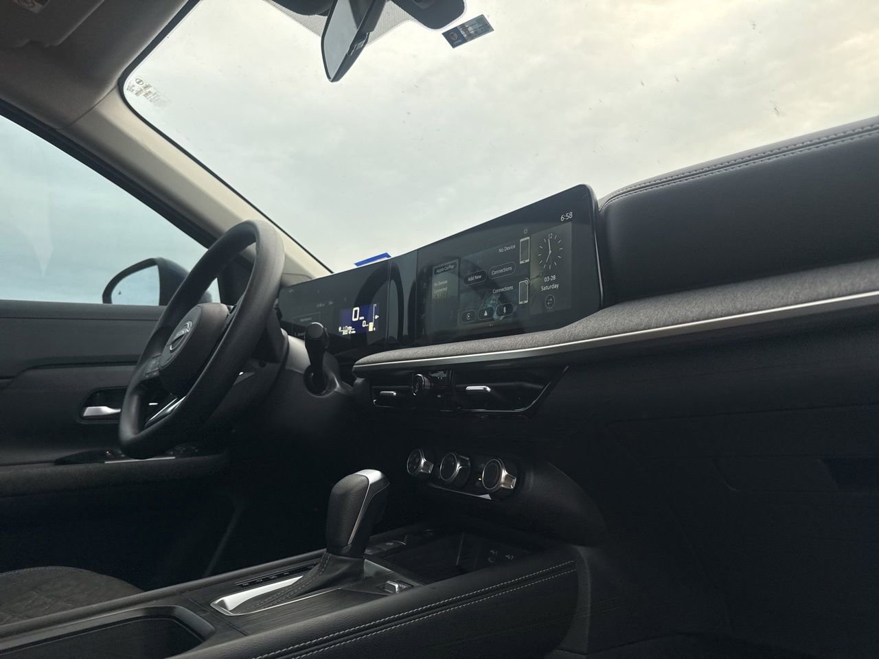 Certified 2025 Nissan Kicks SV image 21