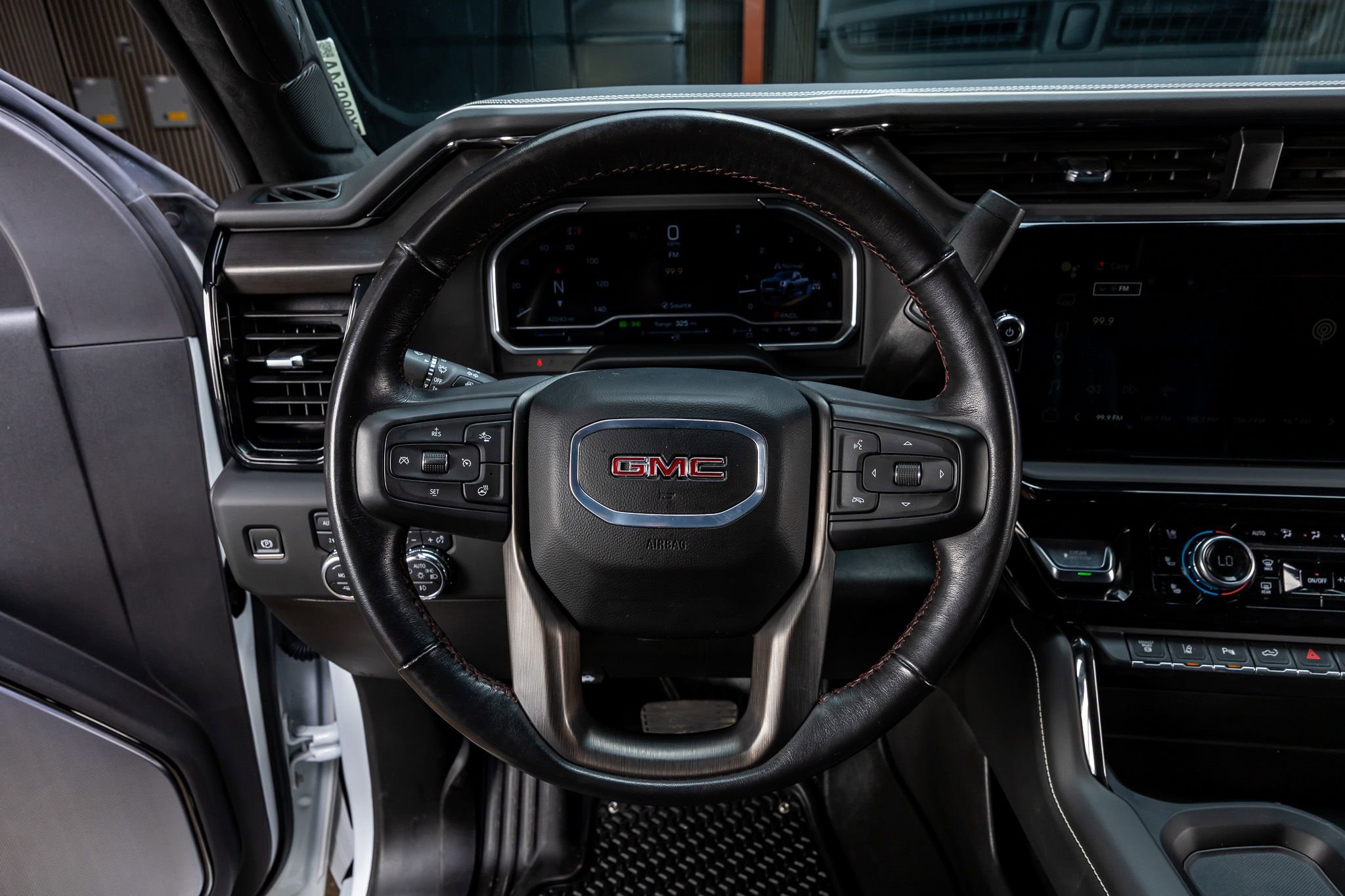 Used 2024 GMC Sierra 2500 AT4X AWD/4WD image 19