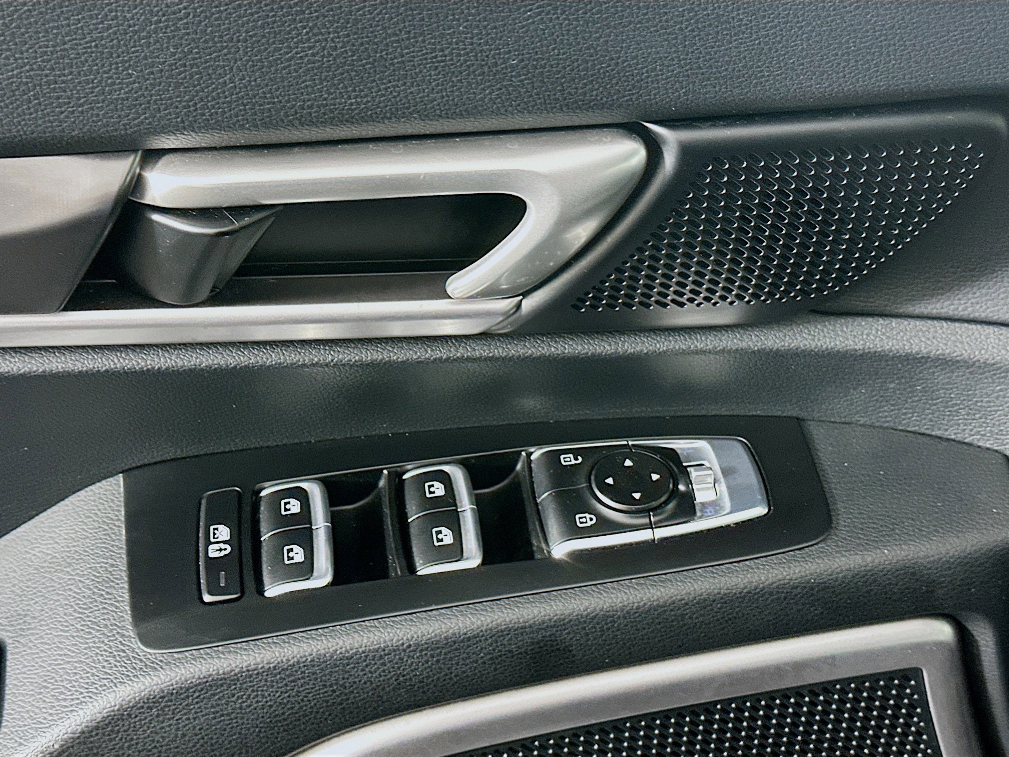 Used 2025 Kia Telluride S image 15