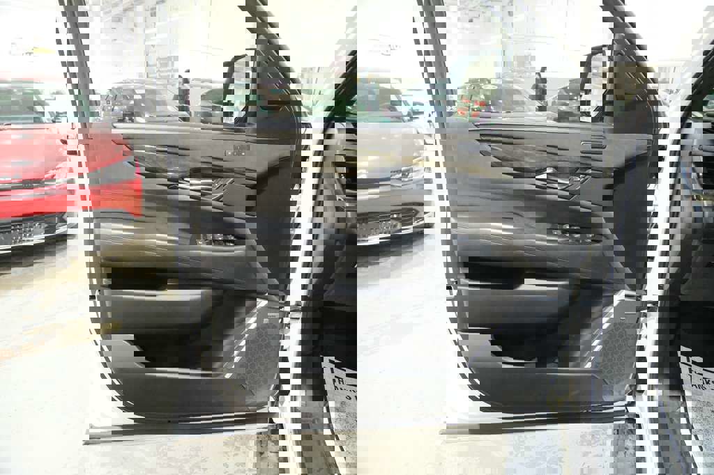 Used 2020 Cadillac Escalade ESV Platinum image 18