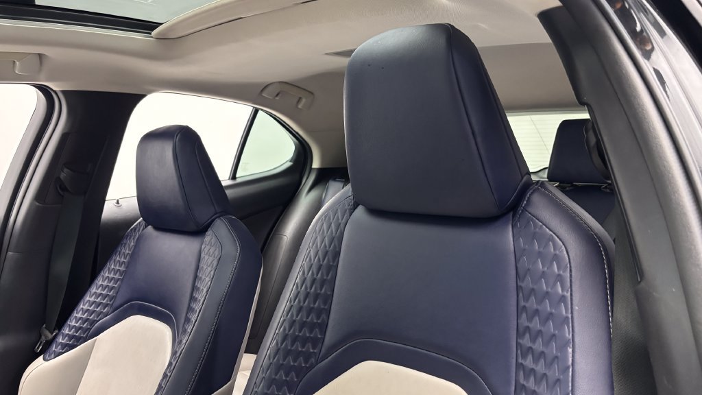 Used 2019 Lexus UX 200 w/ Accessory Package FWD image 15
