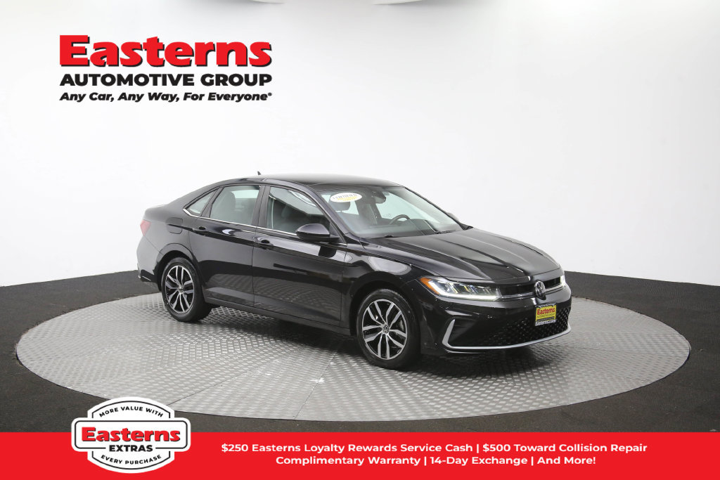 Used 2025 Volkswagen Jetta SE FWD image 49
