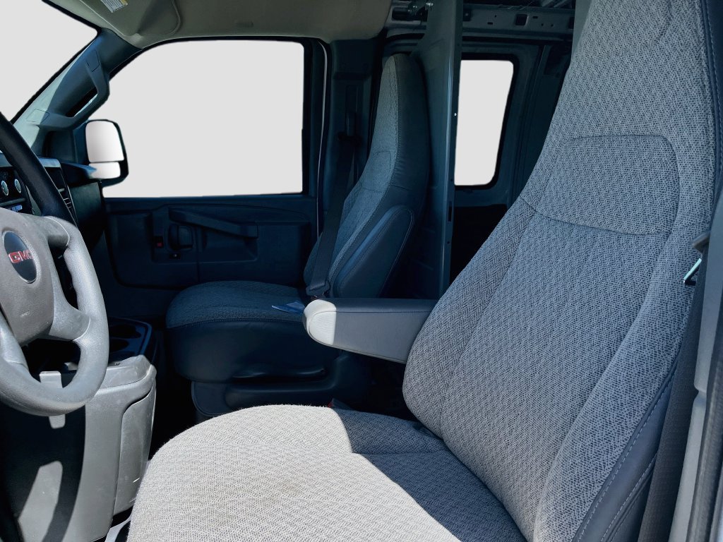 Used 2025 GMC Savana 3500 Extended w/ Driver Convenience Package RWD image 19