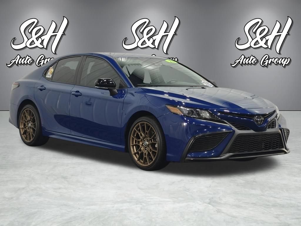 Used 2023 Toyota Camry SE w/ Convenience Package FWD image 2