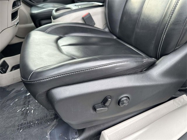 Used 2024 Chrysler Pacifica Select image 15
