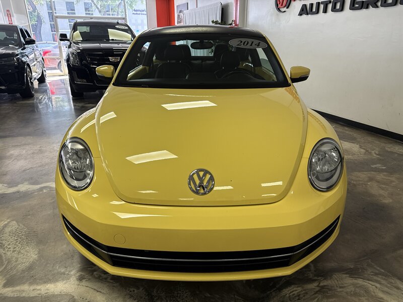Used 2014 Volkswagen Beetle TDI FWD image 2