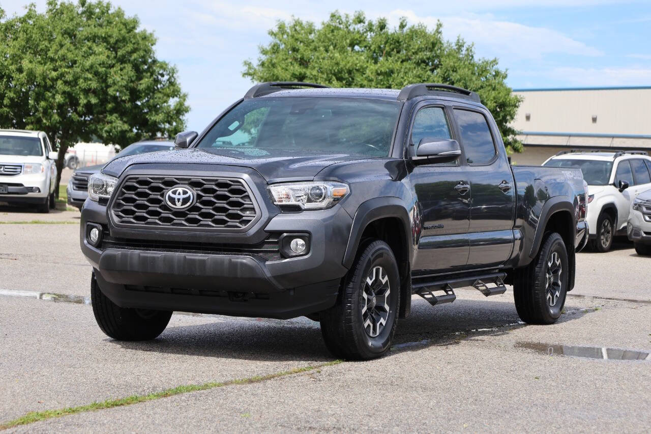Used 2020 Toyota Tacoma TRD Off-Road w/ TRD Premium Off Road Package AWD/4WD image 6