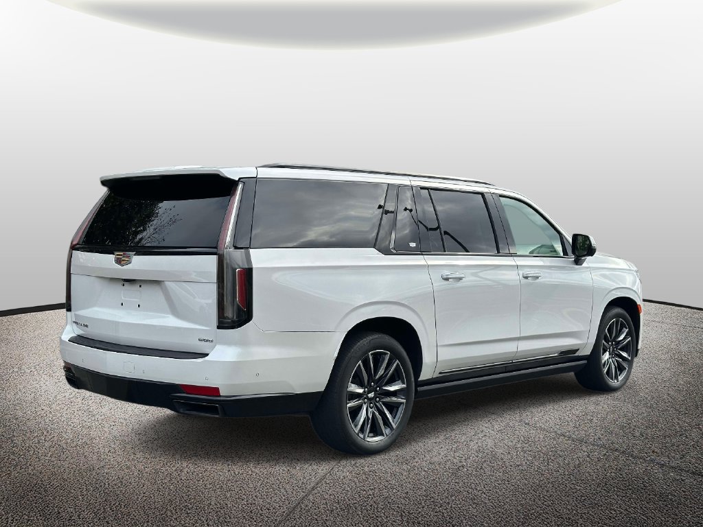 Used 2021 Cadillac Escalade ESV Sport Platinum AWD/4WD image 2