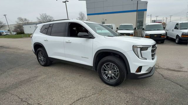 Used 2025 GMC Acadia Elevation image 2