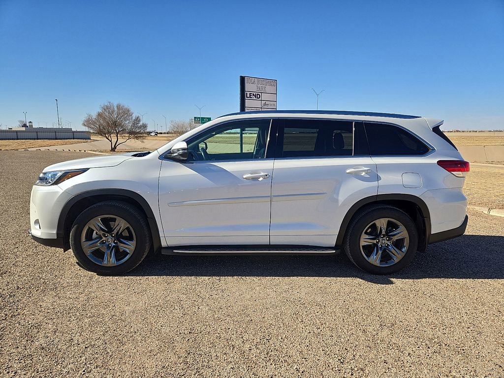 Used 2017 Toyota Highlander Limited image 2