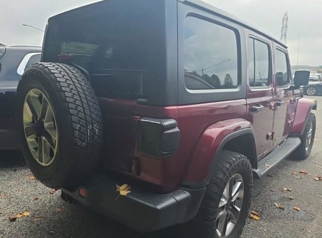 Used 2021 Jeep Wrangler Unlimited Sahara AWD/4WD image 3