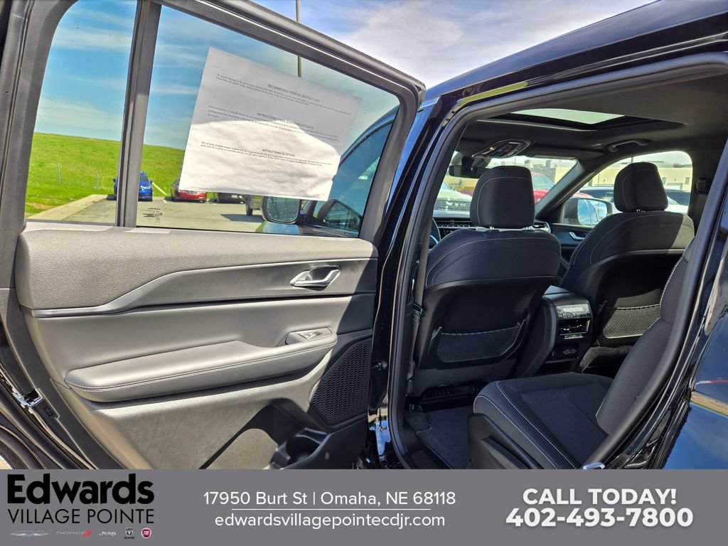 New 2026 Jeep Grand Cherokee L Laredo AWD/4WD image 25
