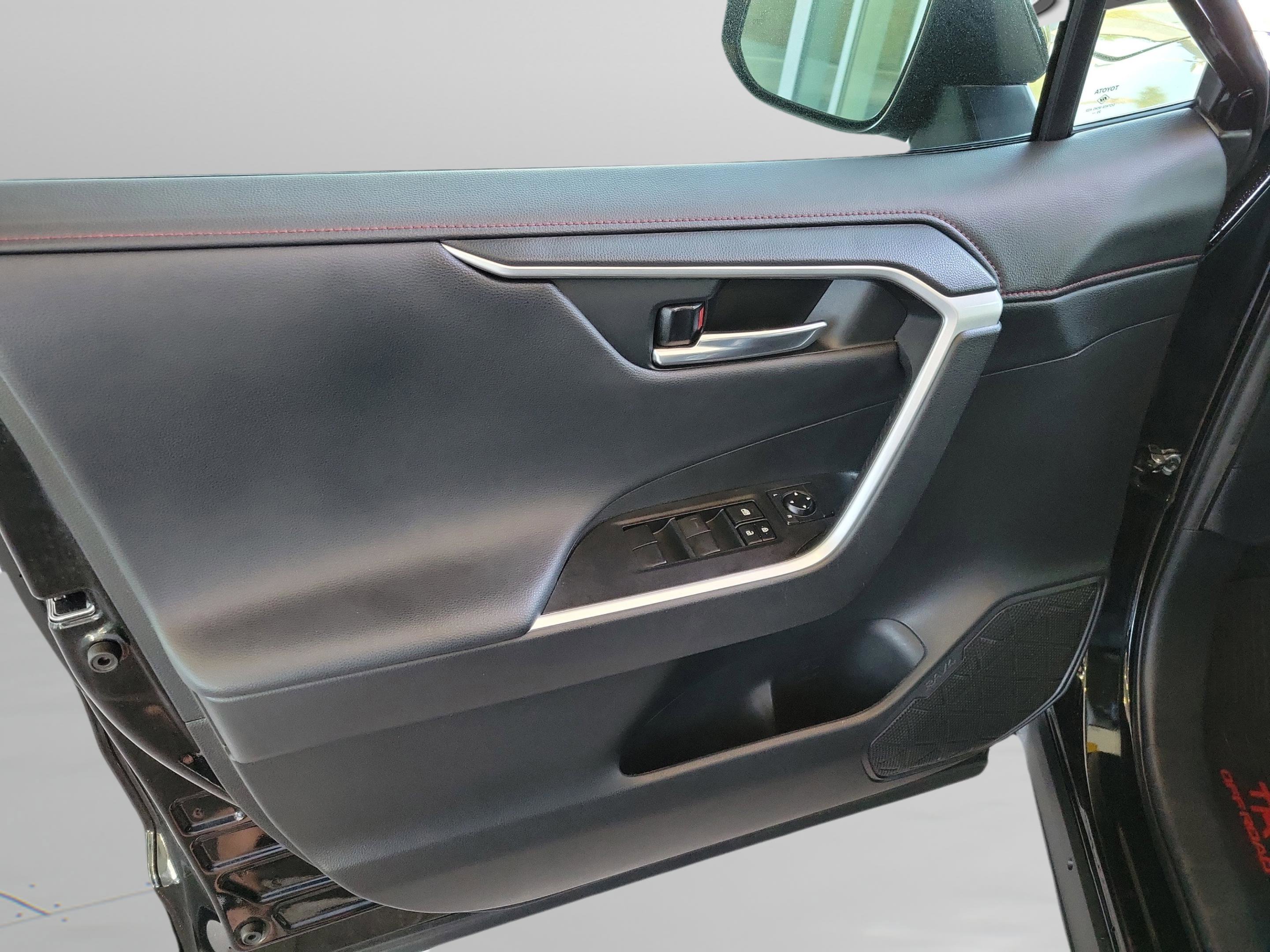 Certified 2021 Toyota RAV4 TRD Off-Road image 28