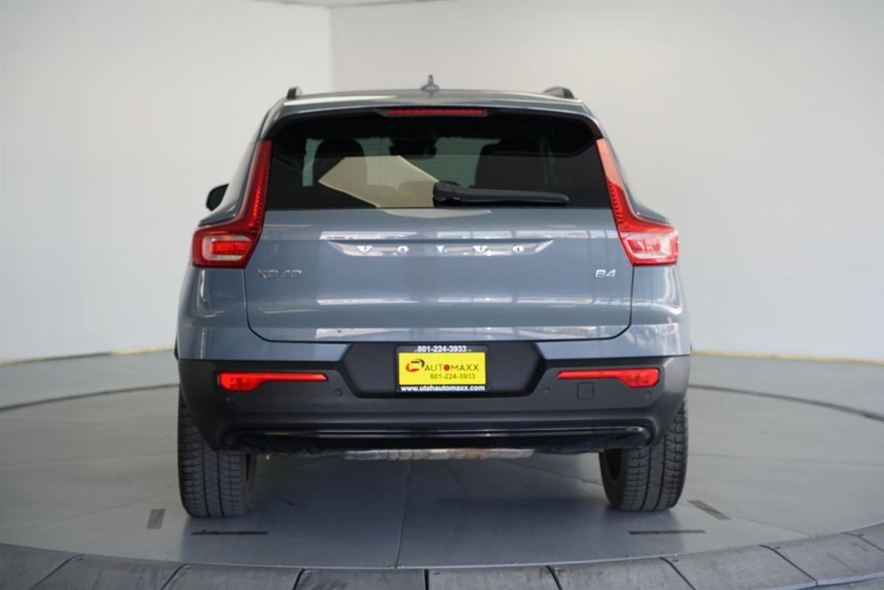 Used 2023 Volvo XC40 B4 Ultimate FWD image 6