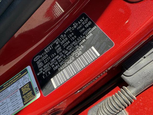 Certified 2025 Hyundai Elantra Sport w/ Cargo Package image 21