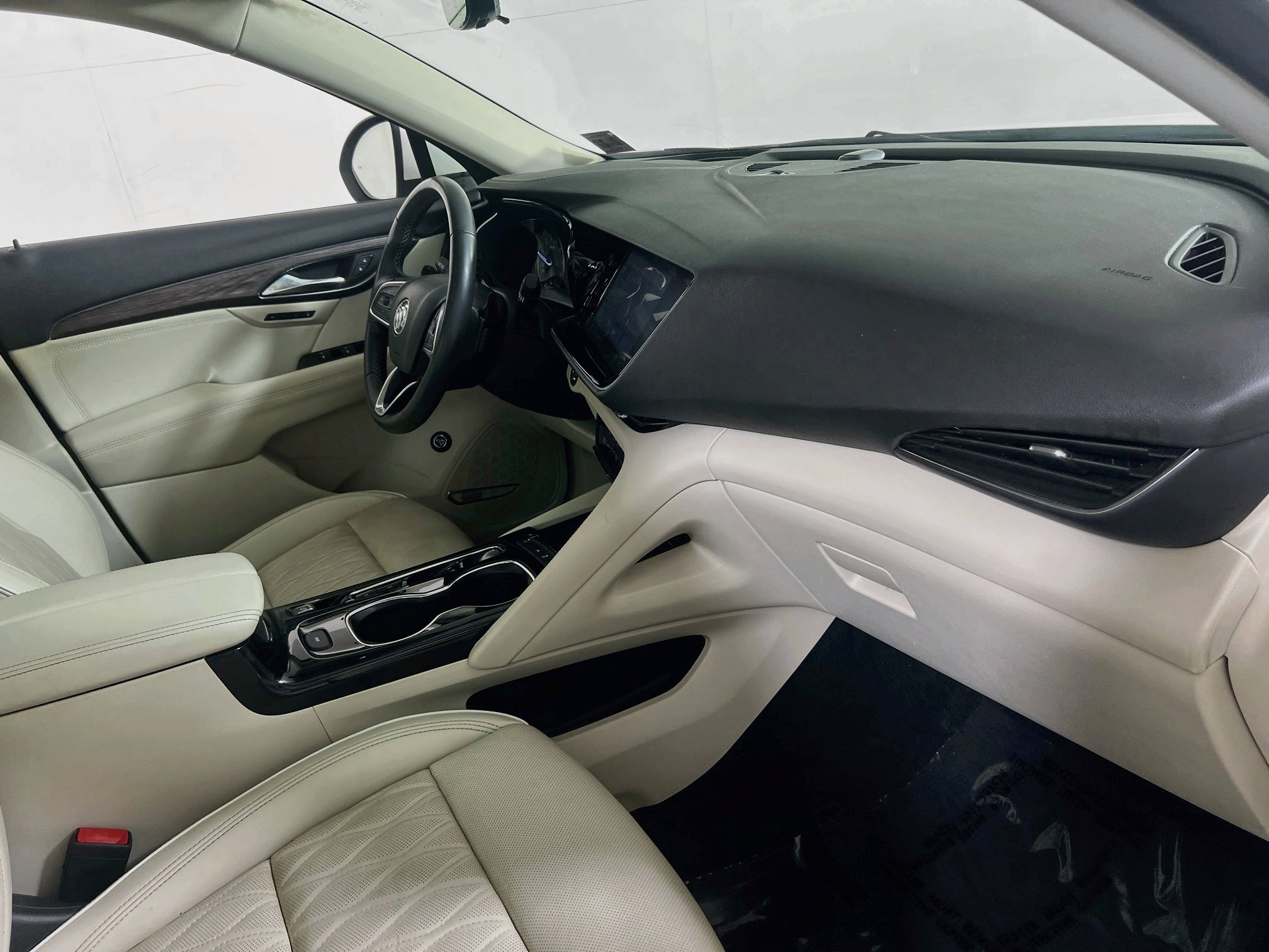 Used 2022 Buick Envision Avenir w/ Technology Package II FWD image 30