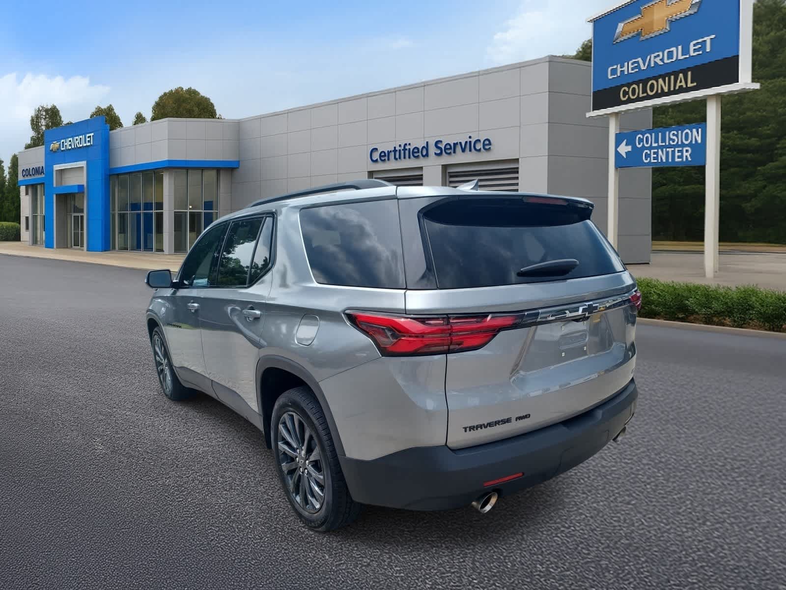 Used 2023 Chevrolet Traverse RS AWD/4WD image 5