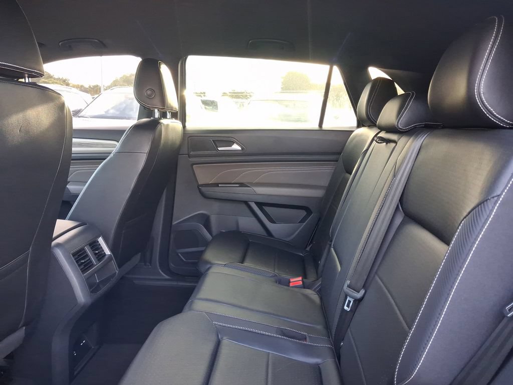 Used 2022 Volkswagen Atlas Cross Sport SE w/ Black Wheel Package AWD/4WD image 8