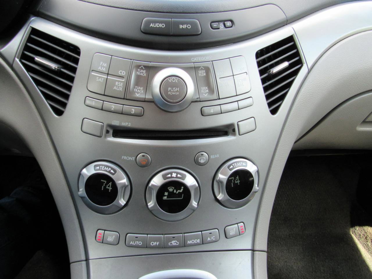 Used 2010 Subaru Tribeca Premium AWD/4WD image 20