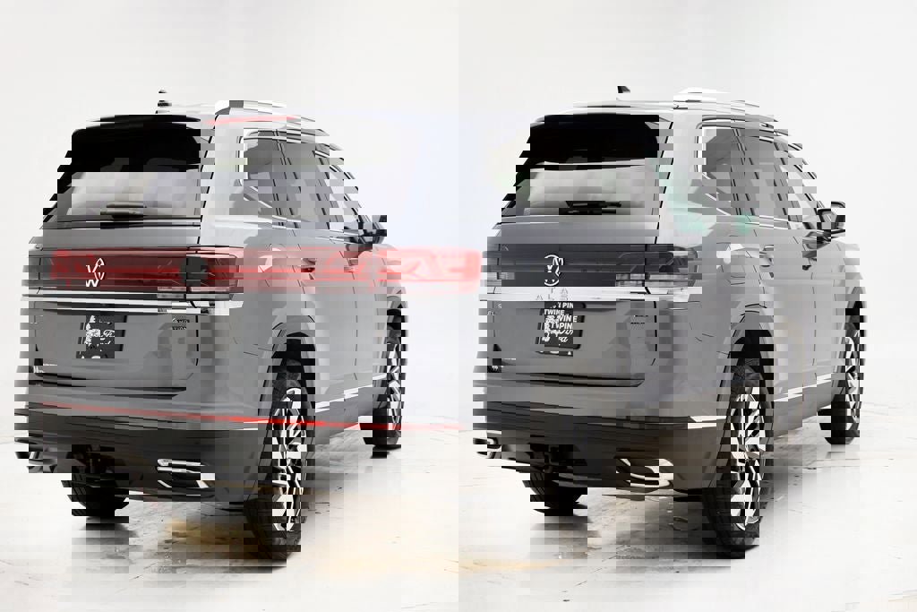 Used 2025 Volkswagen Atlas SEL image 8