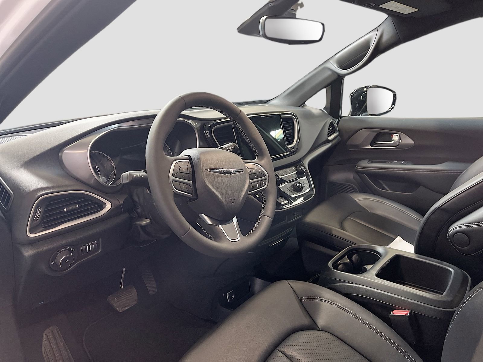 Used 2026 Chrysler Pacifica Select image 9