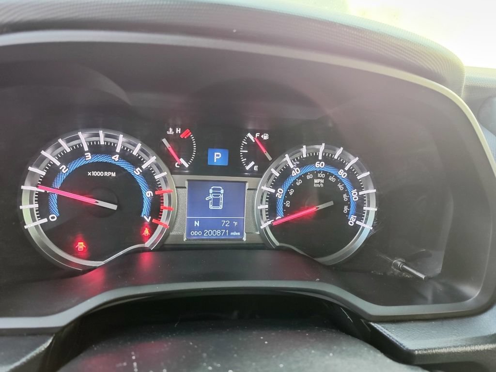 Used 2017 Toyota 4Runner SR5 AWD/4WD image 10