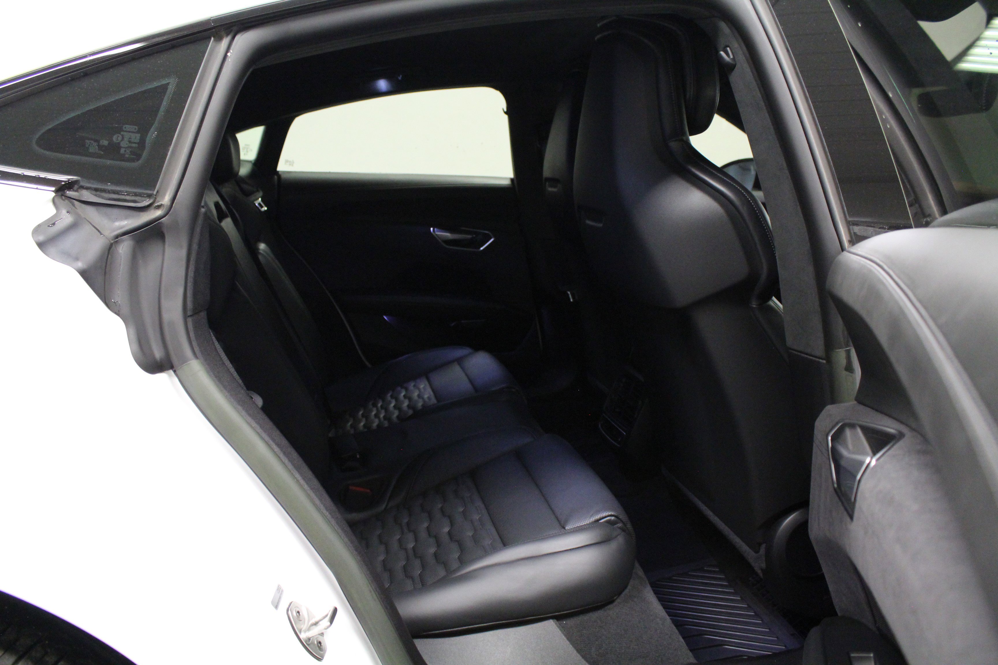 Used 2023 Audi RS e-tron GT w/ Carbon Performance Package image 14